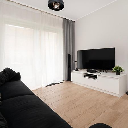 Hideaway Apartment - Terrace With Garden & Parking- By Rentujemy Lodź Bagian luar foto
